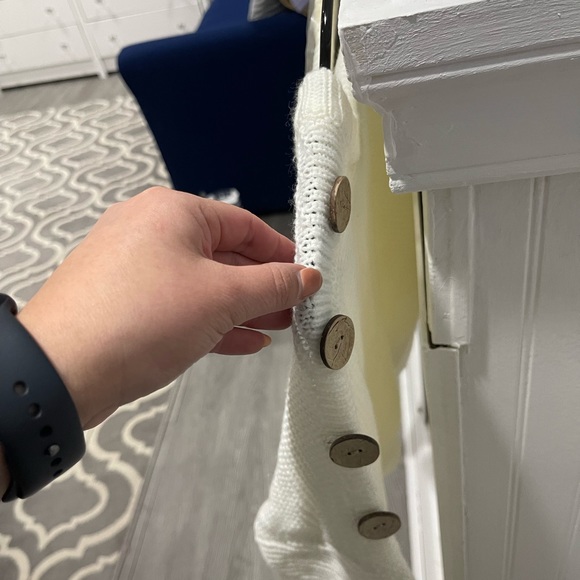 White Sweater - Picture 5 of 5